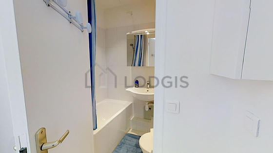 Pleasant bathroom with tile floor