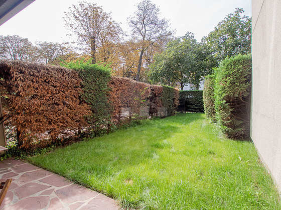 Garden with a grass floor