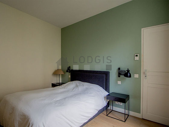 Chambre donnant sur cour