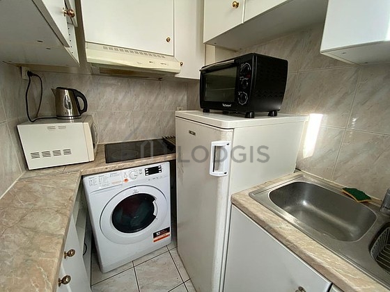 Beautiful kitchen of 4m² with tile floor