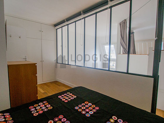 Very quiet bedroom for 2 persons equipped with 1 bed(s) of 140cm