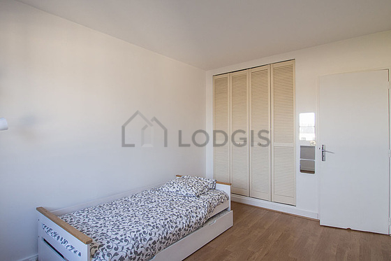 Chambre donnant sur cour