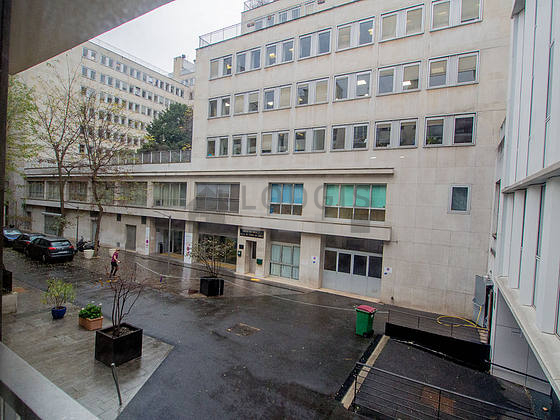 Magnifique séjour très calme et très lumineux d'un appartement à Paris