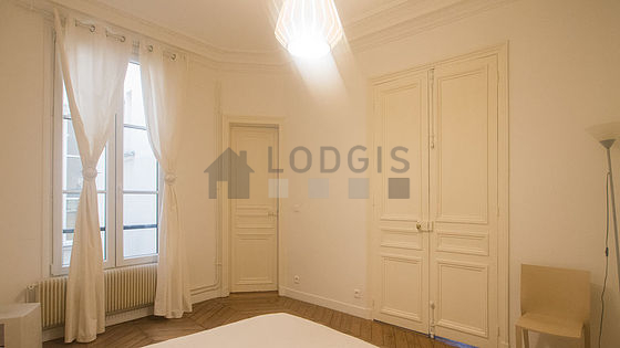 Very quiet bedroom for 2 persons equipped with 1 bed(s) of 140cm