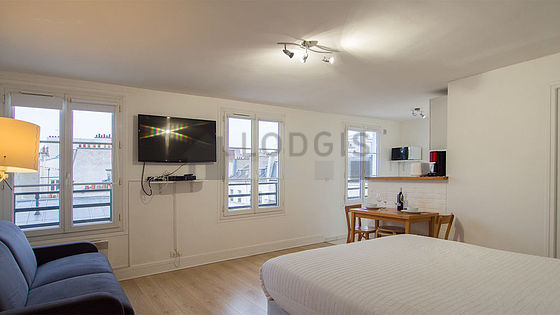 Very quiet living room furnished with 1 sofabed(s) of 140cm, 1 bed(s) of 160cm, tv, fan