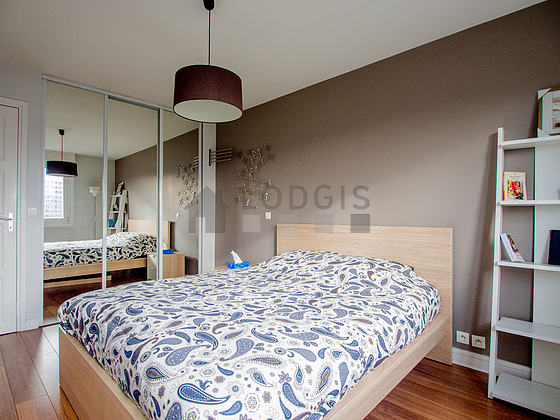 Very quiet bedroom for 2 persons equipped with 1 bed(s) of 160cm