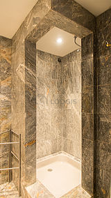 Appartement Paris 1° - Salle de bain