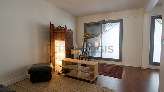 Séjour très calme équipé de télé, 1 fauteuil(s), 6 chaise(s)