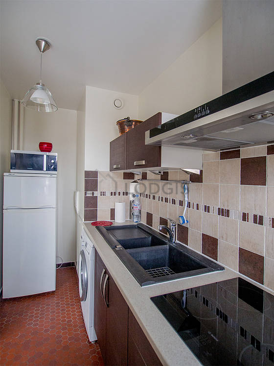 Great kitchen of 5m² with floor tiles floor