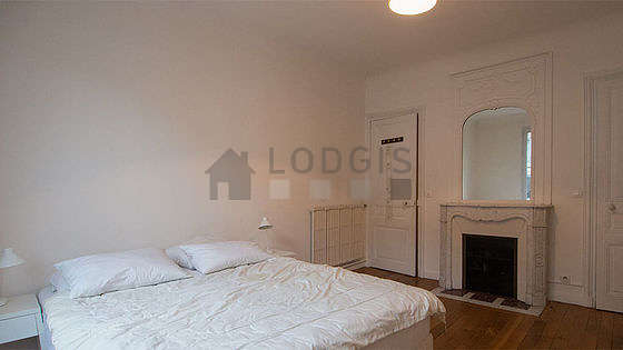 Quiet bedroom for 4 persons equipped with 1 sofabed(s) of 130cm, 1 bed(s) of 140cm