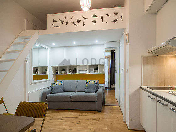 Location Studio Paris 18 Passage Lepic Meuble 15 M Montmartre