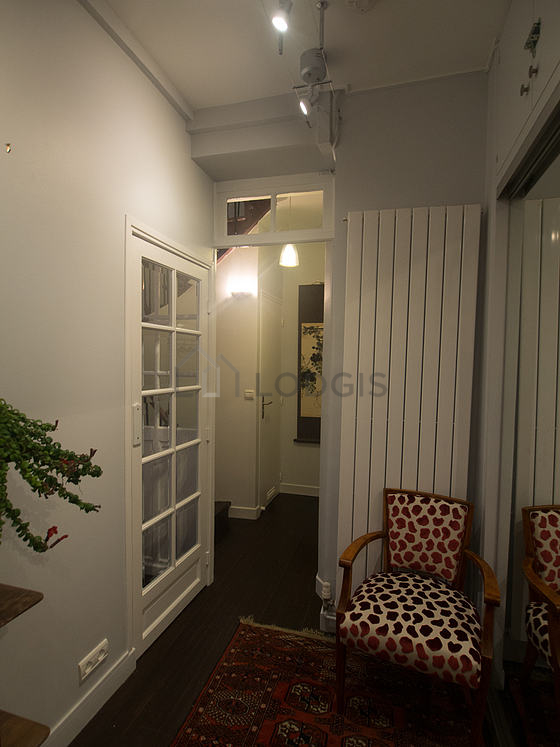 Very beautiful entrance with wooden floor