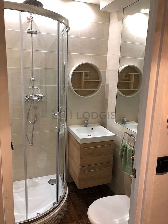 Pleasant bathroom with tile floor