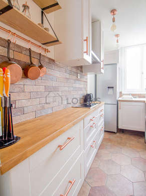 Great kitchen with floor tilesfloor