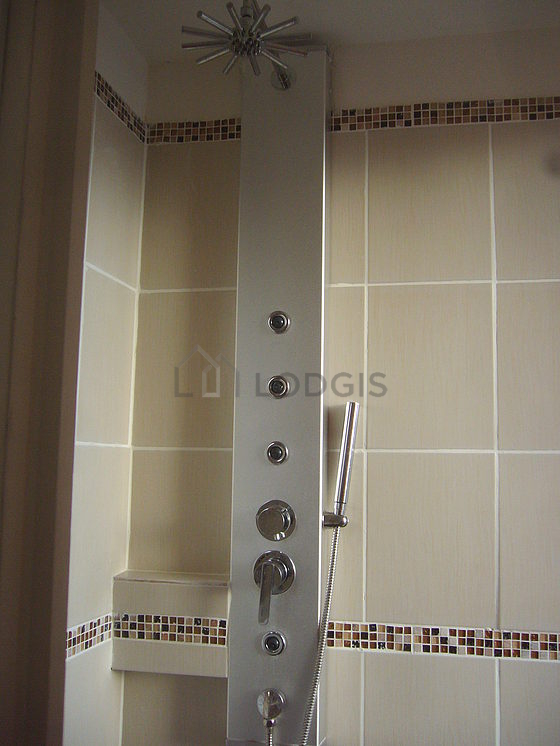 Beautiful and bright bathroom with tile floor