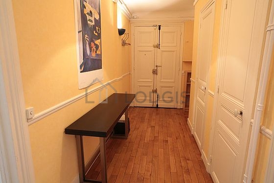 Entrance with wooden floor