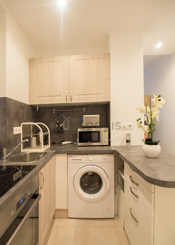 Kitchen facing the courtyard