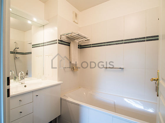 Beautiful bathroom with tile floor