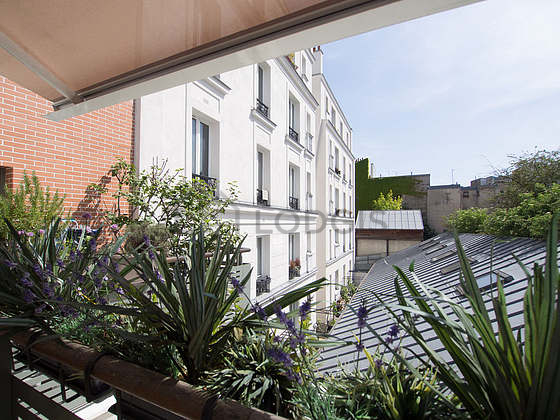 Balcony equipped with dining table, 2 chair(s)