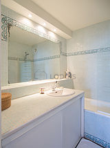 Apartment Paris 20° - Bathroom