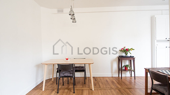 Magnifique séjour très calme et lumineux d'un appartement à Paris
