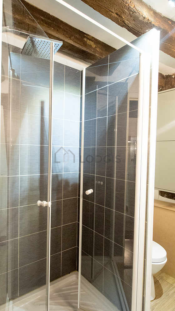 Beautiful bathroom with tile floor