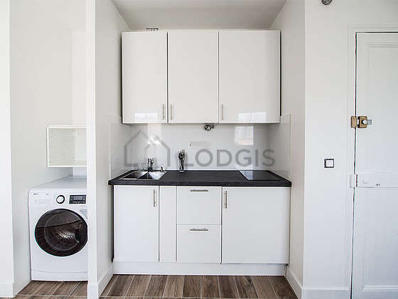 Great kitchen of 6m² with woodenfloor
