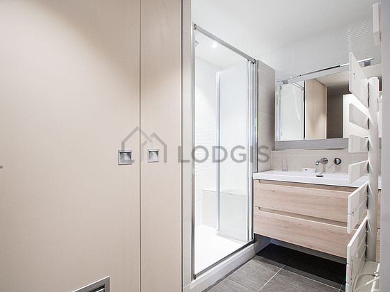 Pleasant bathroom with tile floor
