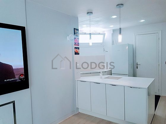 Great kitchen of 8m² with wooden floor