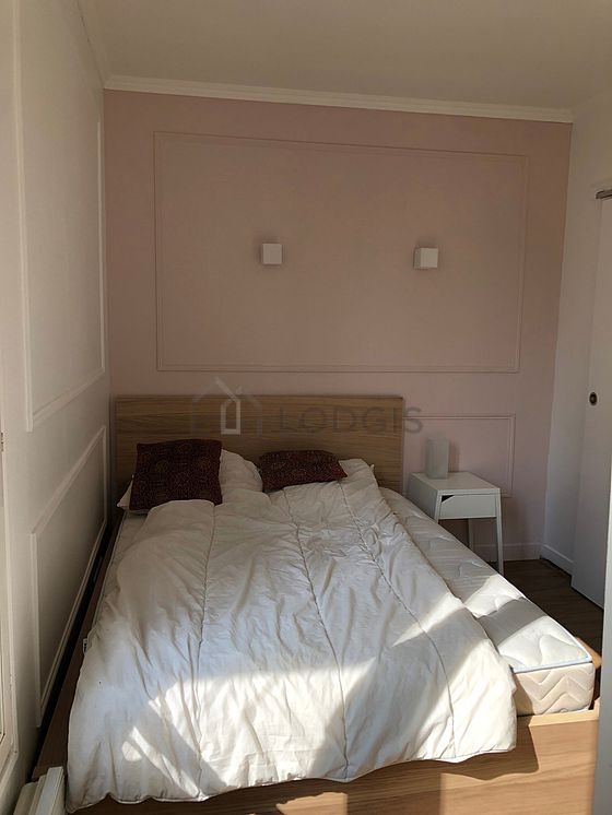 Chambre avec fenêtres
