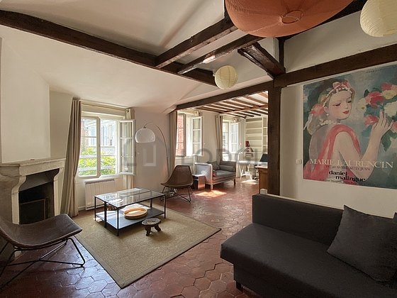 Living room furnished with 1 sofabed(s) of 140cm, tv, 4 armchair(s), 1 chair(s)