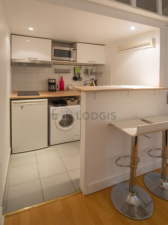 Great kitchen with tile floor