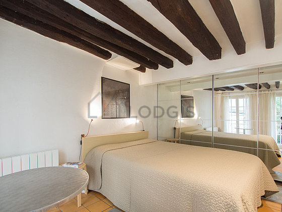 Very quiet bedroom for 2 persons equipped with 1 bed(s) of 140cm