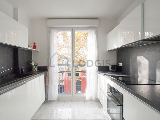 Great kitchen of 7m² with tile floor