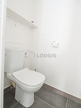 Apartment Issy-Les-Moulineaux - Toilet