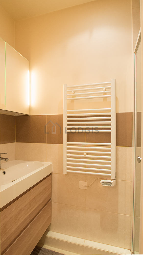 Beautiful bathroom with tile floor