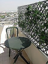 Terrasse équipée de table à manger, 2 chaise(s)