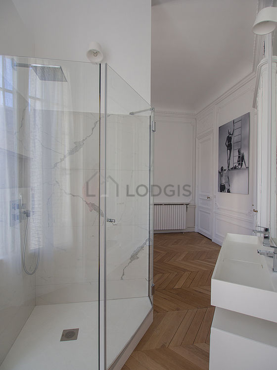 Appartement Paris 8° - 