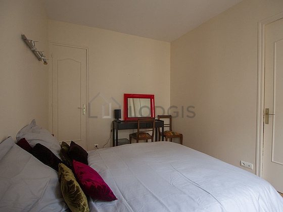 Bedroom facing the courtyard