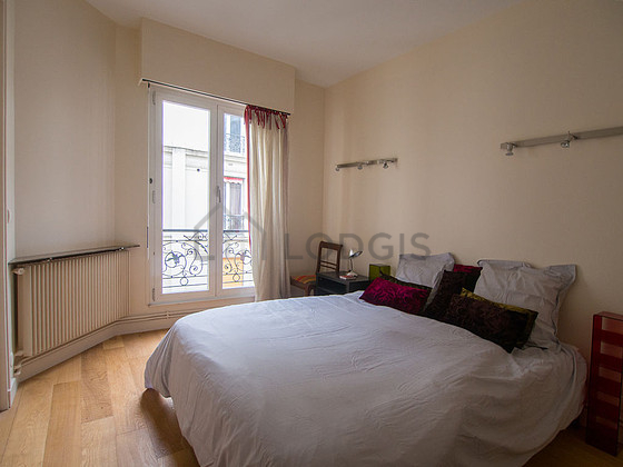 Very quiet bedroom for 2 persons equipped with 1 bed(s) of 140cm