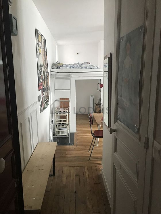 Séjour très calme équipé de 1 lit(s) mezzanine de 140cm, canapé, penderie, 1 chaise(s)
