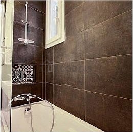 Pleasant bathroom 