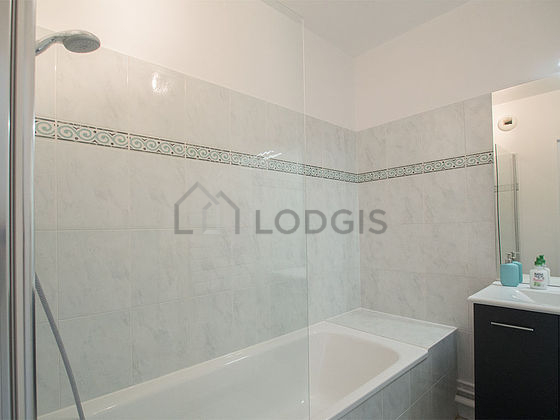 Pleasant bathroom with tile floor