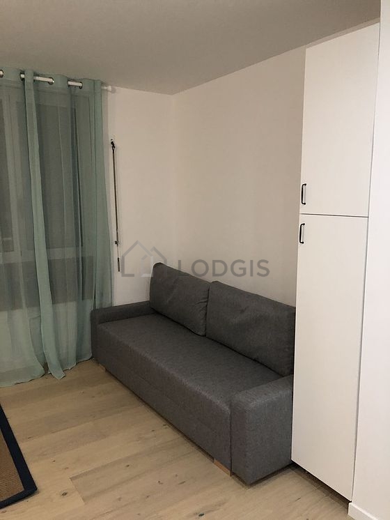 Magnifique séjour très calme et très lumineux d'un appartement à Paris
