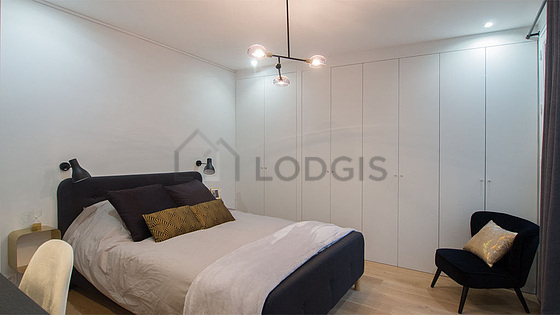 Very quiet bedroom for 2 persons equipped with 1 bed(s) of 160cm