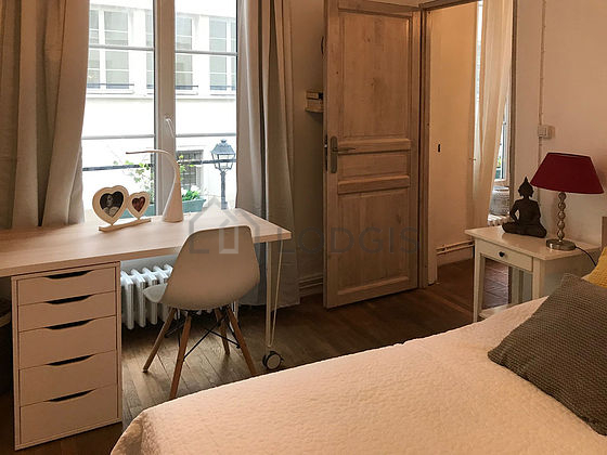 Chambre donnant sur cour