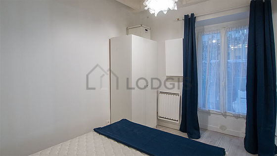 Quiet bedroom for 2 persons equipped with 1 bed(s) of 140cm