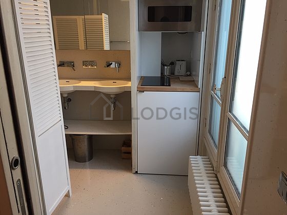 Magnifique cuisine de 1m² avec du carrelage au sol