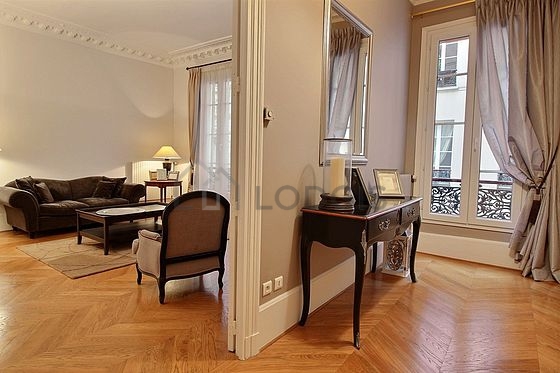 Very beautiful entrance with wooden floor