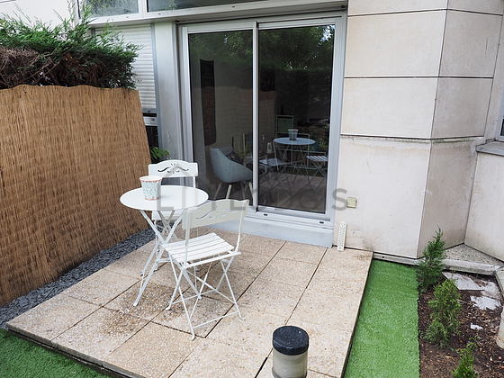 Very quiet and very bright balcony with paving floor